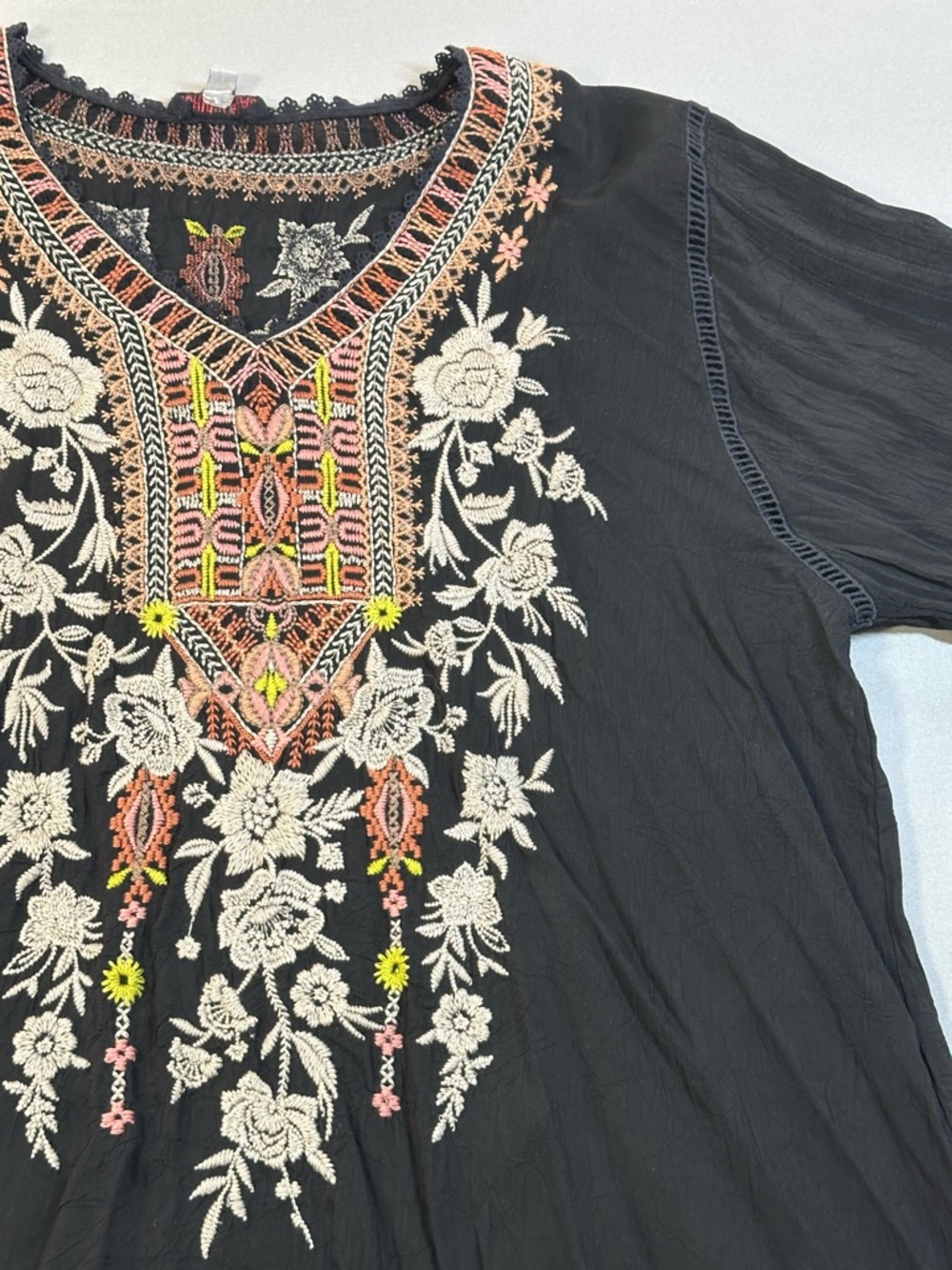 Johnny Was Embroidered Floral Tunic Blouse, Bell Sleeves - Womens XL - Picture 3 of 16